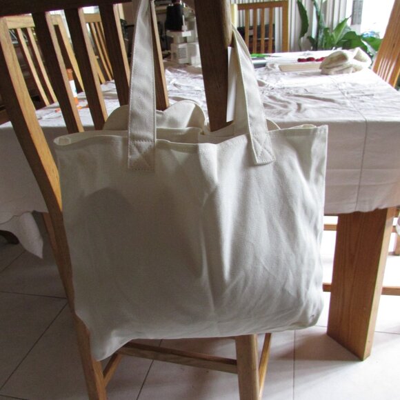 NWT Large Hello Kitty Tote Bag - Picture 2 of 3